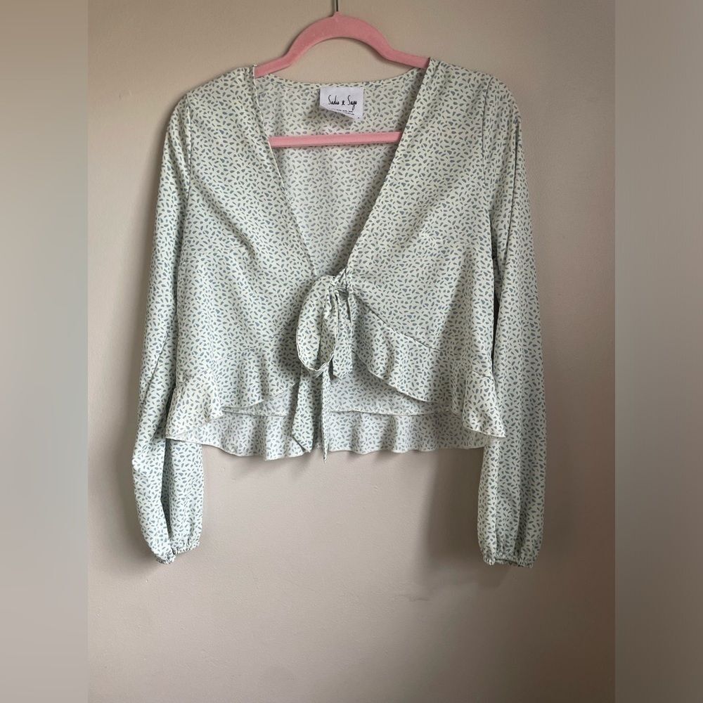 Sadie & Sage Front Tie Ruffle Long Sleeve Cropped Top Women's Size Small